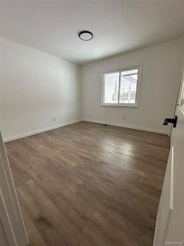 1661 Winthrop Road, Bloomfield Hills, MI 48302