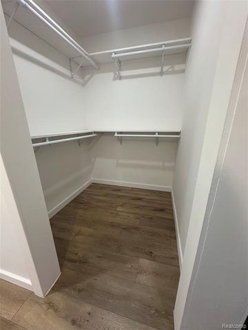 1661 Winthrop Road, Bloomfield Hills, MI 48302