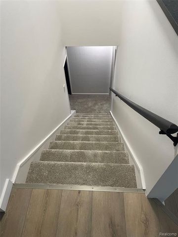 1661 Winthrop Road, Bloomfield Hills, MI 48302