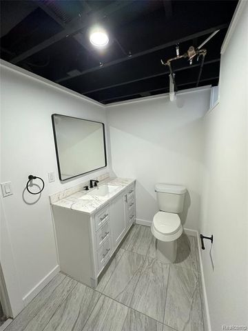 1661 Winthrop Road, Bloomfield Hills, MI 48302