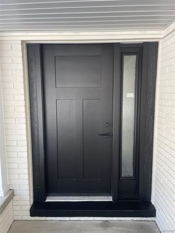 1661 Winthrop Road, Bloomfield Hills, MI 48302