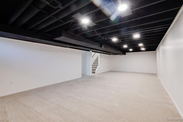 1661 Winthrop Road, Bloomfield Hills, MI 48302