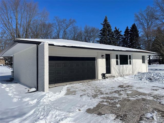 1661 Winthrop Road, Bloomfield Hills, MI 48302