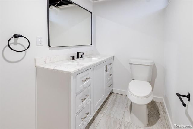 1661 Winthrop Road, Bloomfield Hills, MI 48302