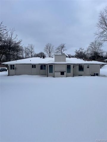 1661 Winthrop Road, Bloomfield Hills, MI 48302