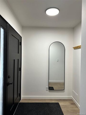 1661 Winthrop Road, Bloomfield Hills, MI 48302