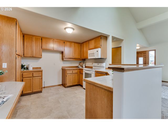 3850 LANCASTER Dr, Eugene, OR 97404