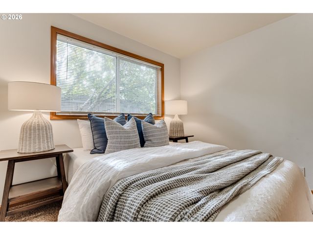 3850 LANCASTER Dr, Eugene, OR 97404