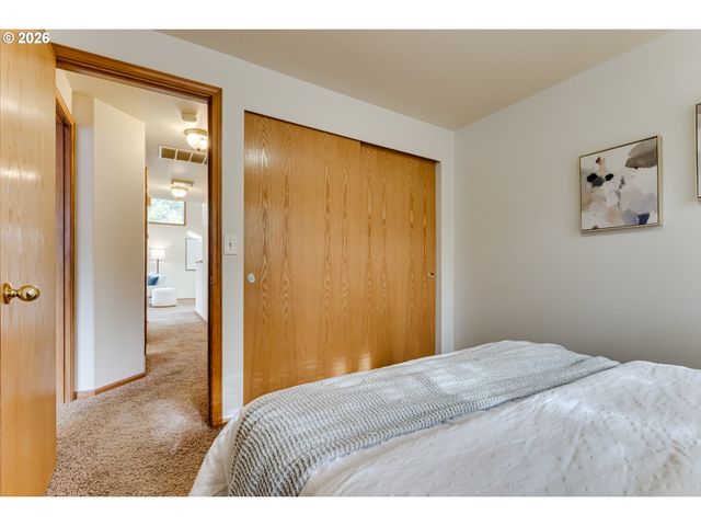 3850 LANCASTER Dr, Eugene, OR 97404