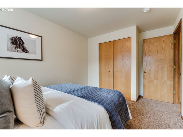 3850 LANCASTER Dr, Eugene, OR 97404