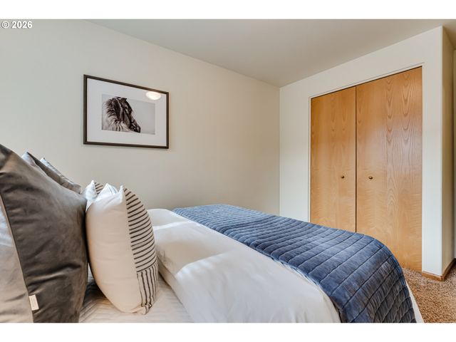 3850 LANCASTER Dr, Eugene, OR 97404