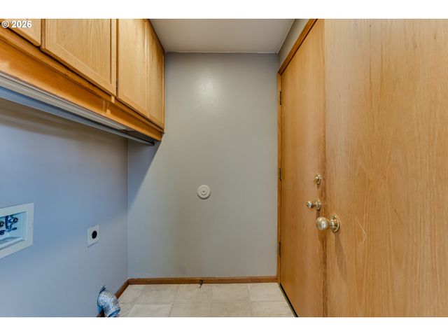 3850 LANCASTER Dr, Eugene, OR 97404
