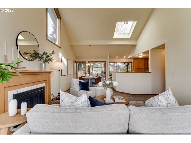 3850 LANCASTER Dr, Eugene, OR 97404