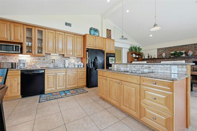 3830 Ole Jule Lane, Mattituck, NY 11952