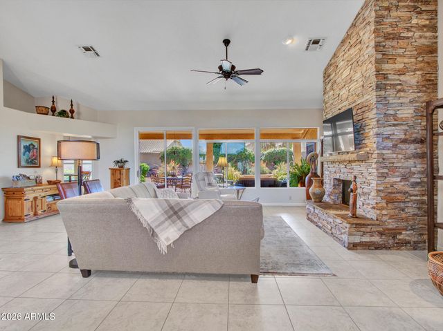 8933 W ROSEMONTE Drive, Peoria, AZ 85382