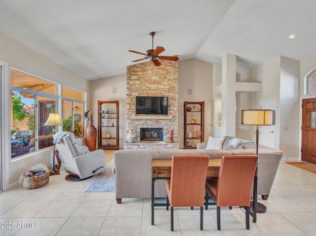 8933 W ROSEMONTE Drive, Peoria, AZ 85382