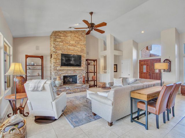 8933 W ROSEMONTE Drive, Peoria, AZ 85382