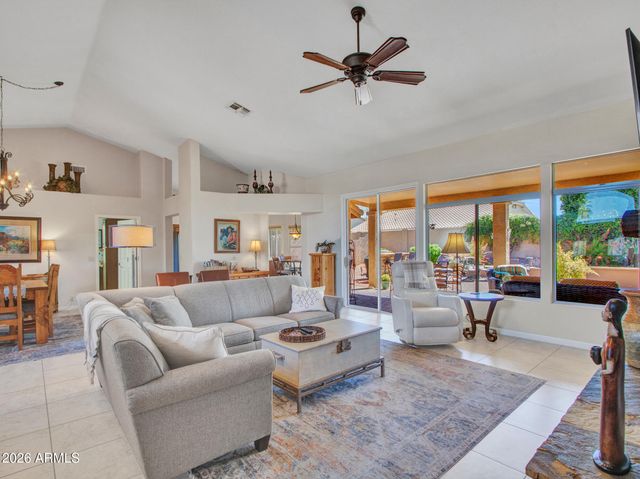 8933 W ROSEMONTE Drive, Peoria, AZ 85382