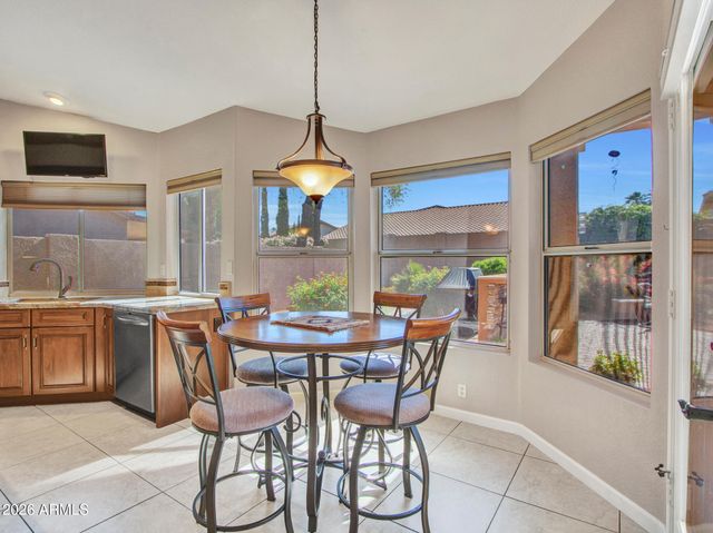 8933 W ROSEMONTE Drive, Peoria, AZ 85382