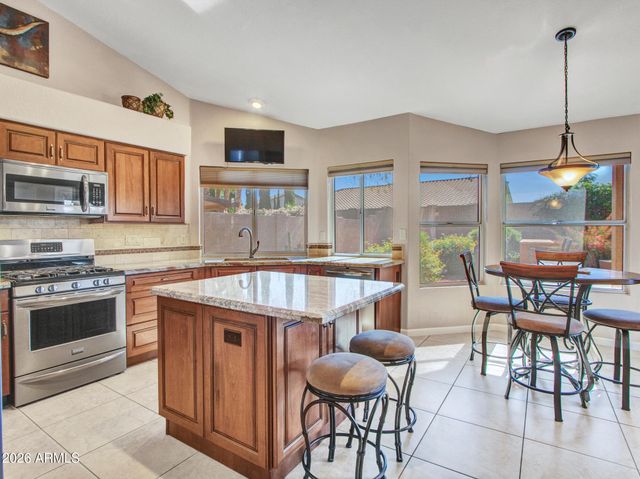 8933 W ROSEMONTE Drive, Peoria, AZ 85382