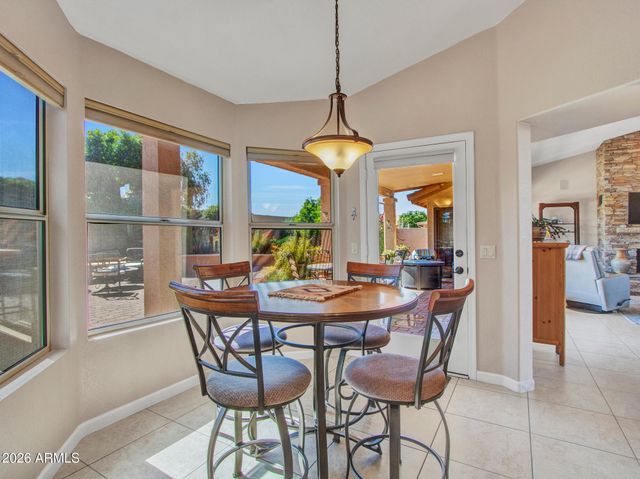 8933 W ROSEMONTE Drive, Peoria, AZ 85382