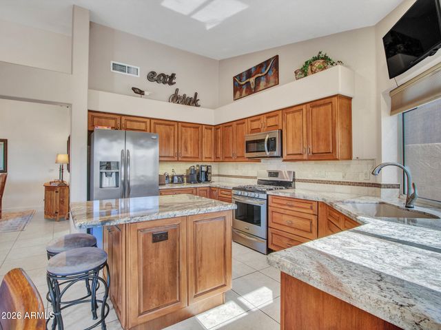 8933 W ROSEMONTE Drive, Peoria, AZ 85382