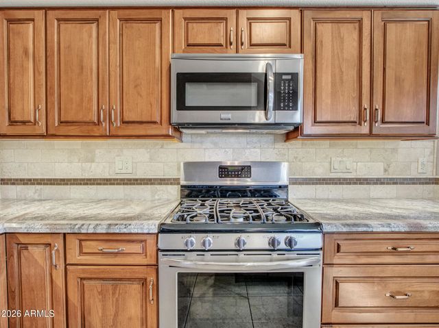 8933 W ROSEMONTE Drive, Peoria, AZ 85382