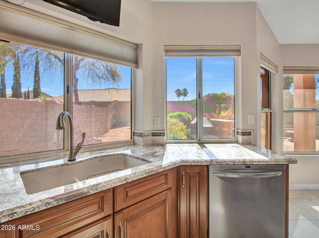 8933 W ROSEMONTE Drive, Peoria, AZ 85382