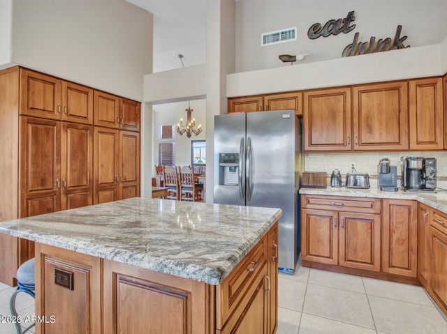 8933 W ROSEMONTE Drive, Peoria, AZ 85382
