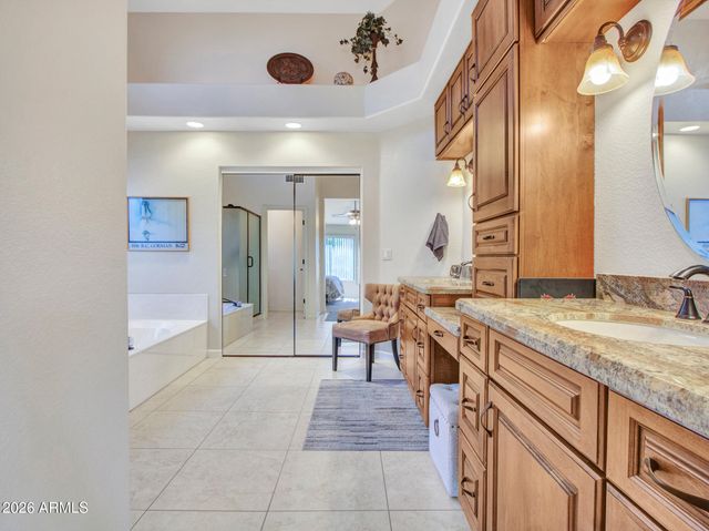 8933 W ROSEMONTE Drive, Peoria, AZ 85382
