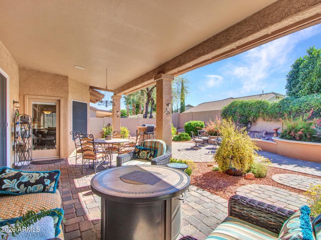 8933 W ROSEMONTE Drive, Peoria, AZ 85382