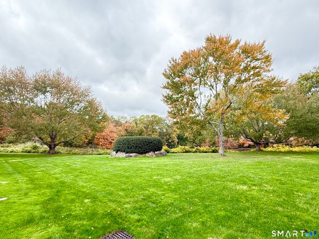 129 Rowayton Woods Drive 129, Norwalk, CT 06854