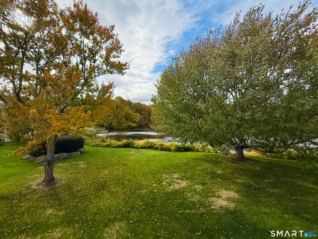 129 Rowayton Woods Drive 129, Norwalk, CT 06854