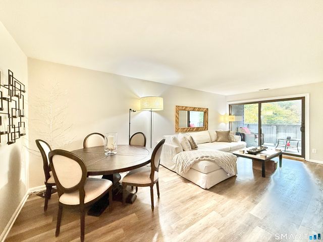 129 Rowayton Woods Drive 129, Norwalk, CT 06854