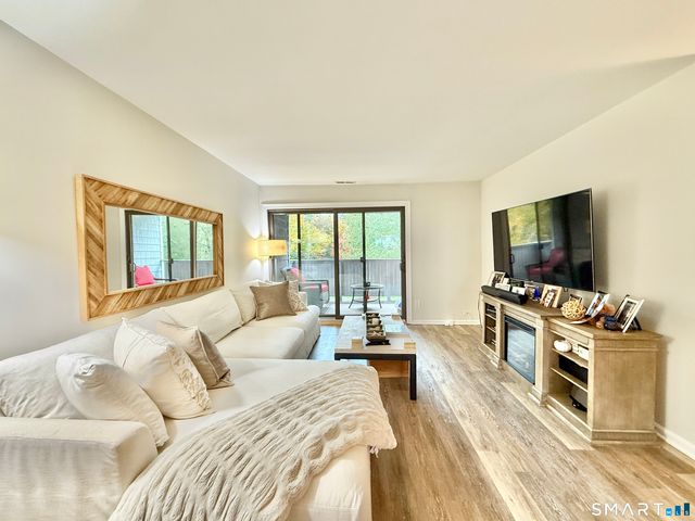 129 Rowayton Woods Drive 129, Norwalk, CT 06854