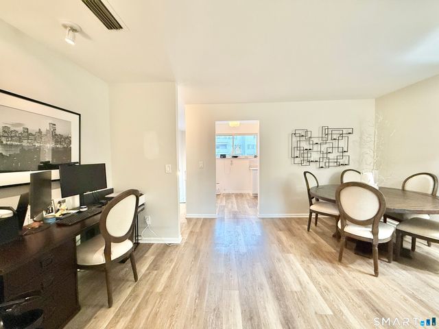 129 Rowayton Woods Drive 129, Norwalk, CT 06854