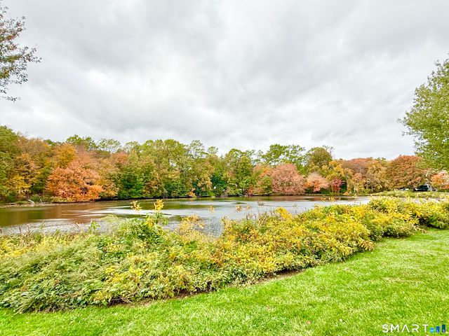 129 Rowayton Woods Drive 129, Norwalk, CT 06854