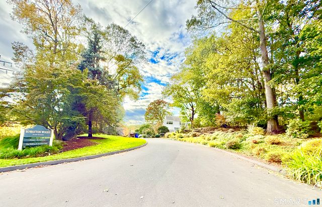 129 Rowayton Woods Drive 129, Norwalk, CT 06854