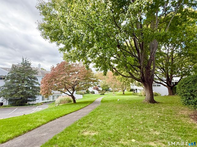 129 Rowayton Woods Drive 129, Norwalk, CT 06854