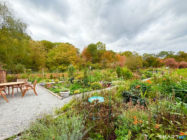 129 Rowayton Woods Drive 129, Norwalk, CT 06854