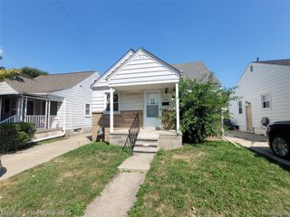 958 Cleveland Avenue, Lincoln Park, MI 48146
