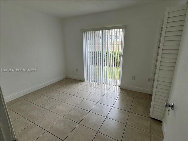 8695 NW 6th Lane 2105, Miami, FL 33126