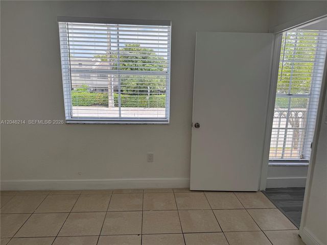 8695 NW 6th Lane 2105, Miami, FL 33126