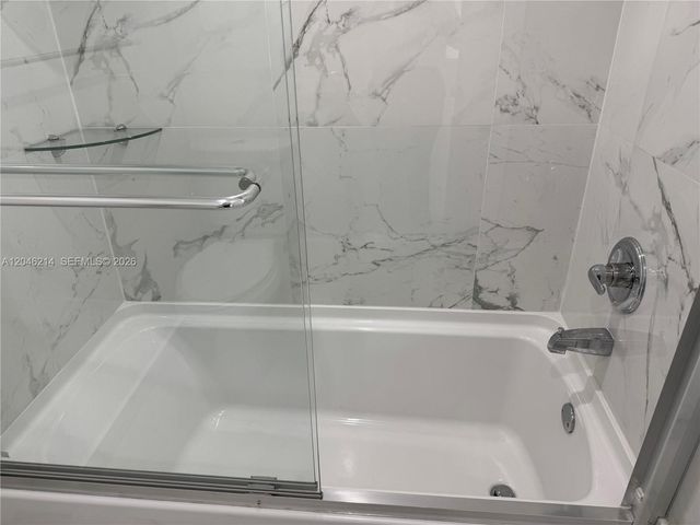 8695 NW 6th Lane 2105, Miami, FL 33126