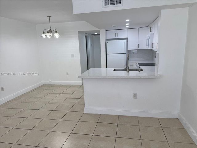8695 NW 6th Lane 2105, Miami, FL 33126
