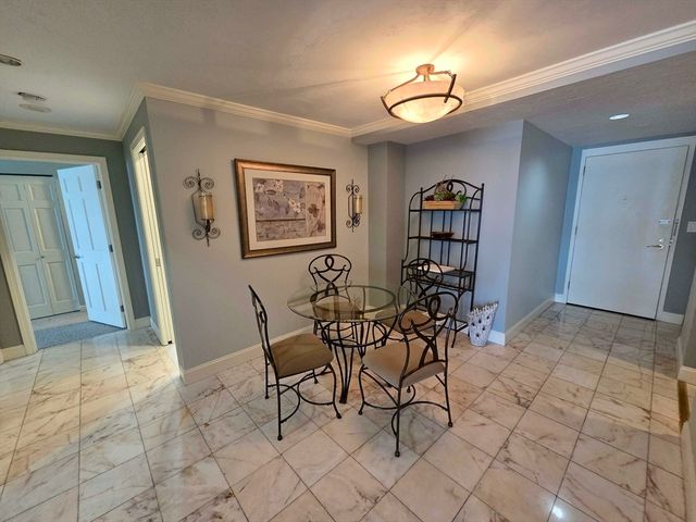 2001 Marina Dr 605, Quincy, MA 02171