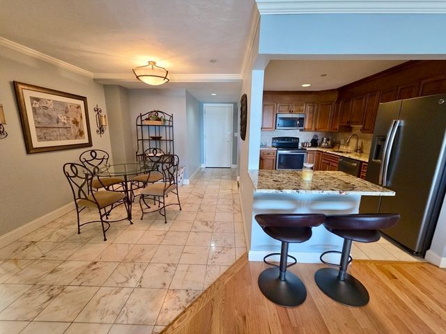 2001 Marina Dr 605, Quincy, MA 02171