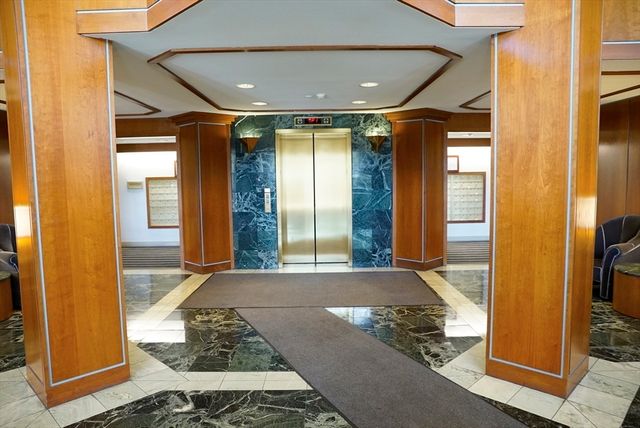2001 Marina Dr 605, Quincy, MA 02171