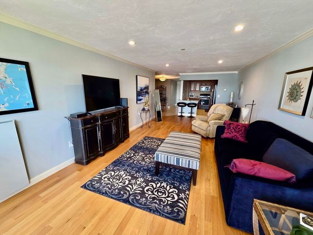 2001 Marina Dr 605, Quincy, MA 02171