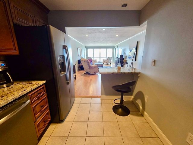 2001 Marina Dr 605, Quincy, MA 02171